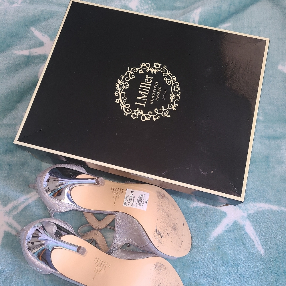 Silver Especial Ocassion Shoes - Picture 8 of 8